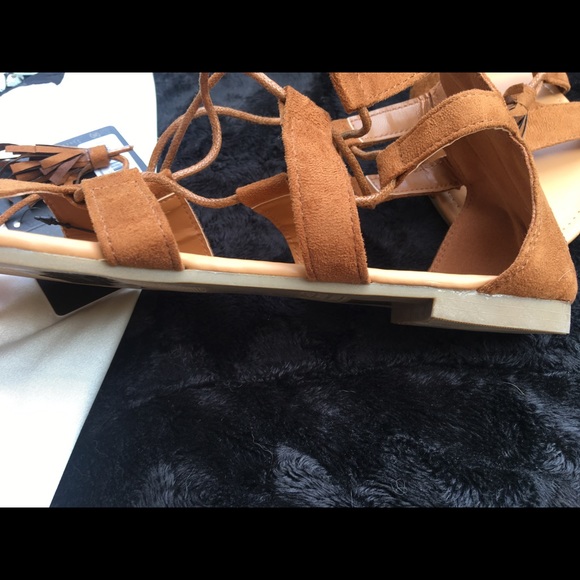 Forever 21 camel color gladiator sandals size 6-8 - Picture 6 of 8